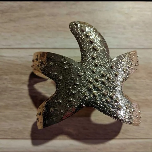 Vintage Lily Pulitzer Starfish Gold Tone Silhouette Cuff Bangle Bracelet 1970s - Picture 10 of 15